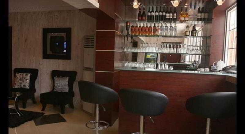 Charlies Place And Suites Lagos Zewnętrze zdjęcie